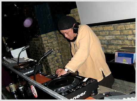 090603_sdr01.jpg